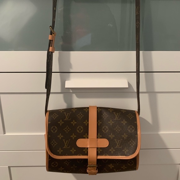 Louis Vuitton marney body bag - Picture 3 of 8